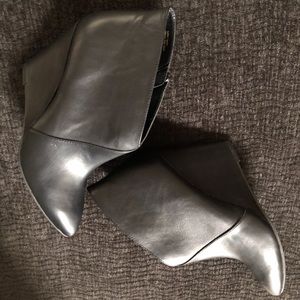 Seychelles Impatient Modern Bootie